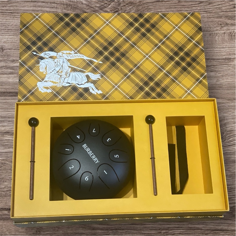 Burberry "Harmony Drum" Mid-autumn Mooncake Festival 2025 Gift Set